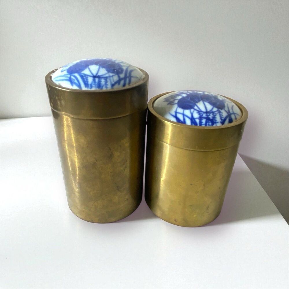 Vintage Set Round Brass Snuff Tobacco Containers Blue & White Porcelian Lid - Picture 11 of 11